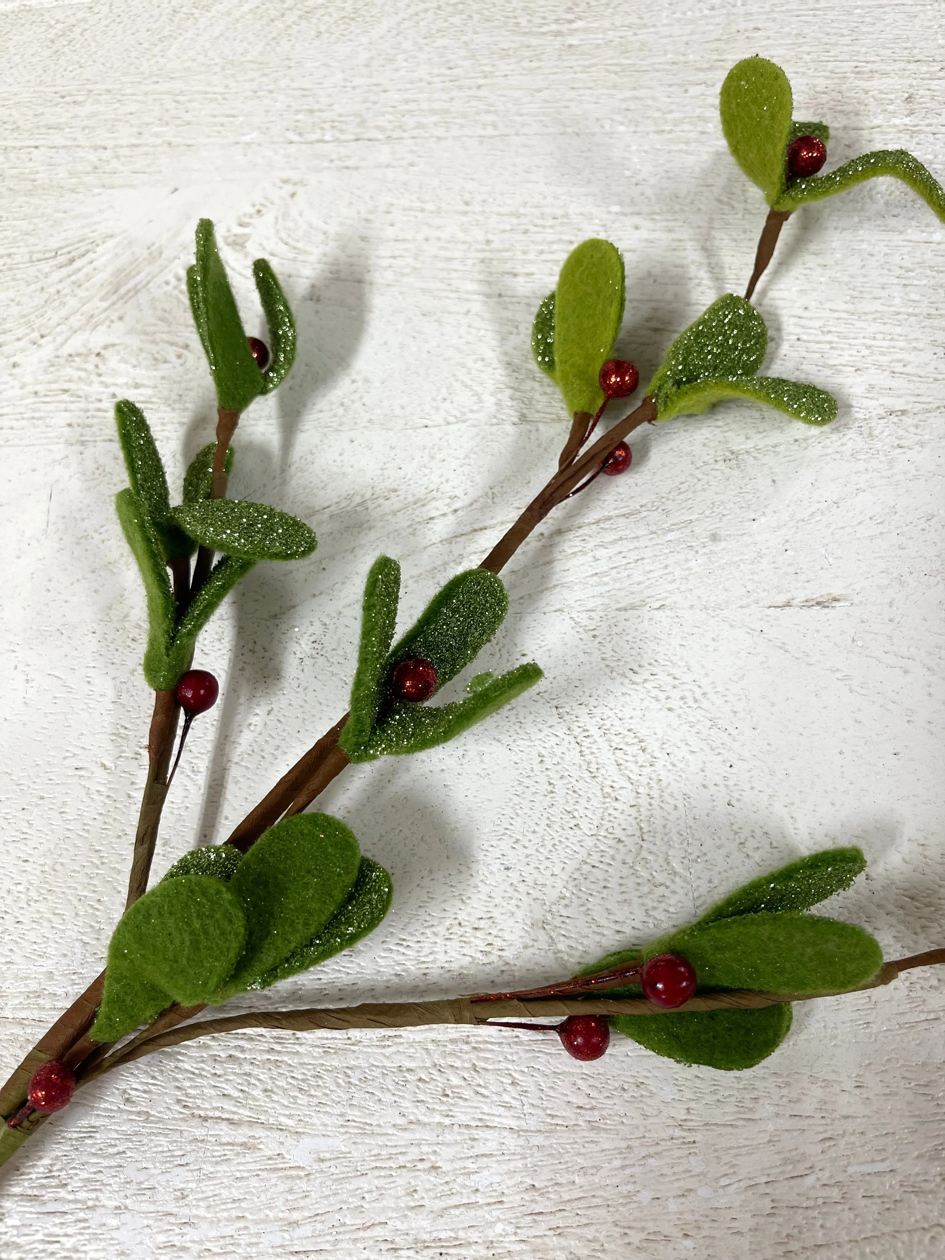 20 Inch Felt Mistletoe Spray