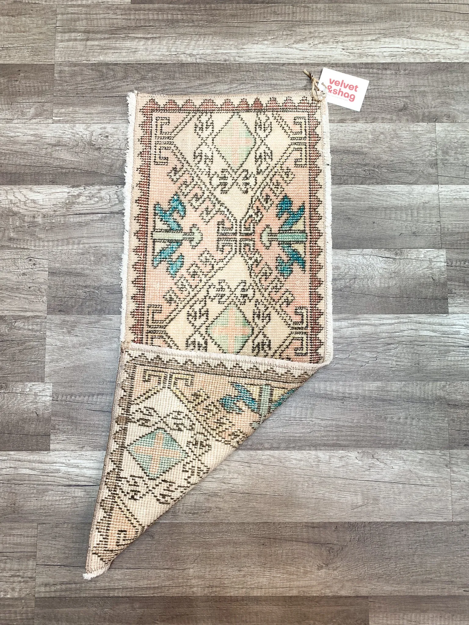 No. 616 - 1.0' x 2.5' Vintage Turkish Mini Rug